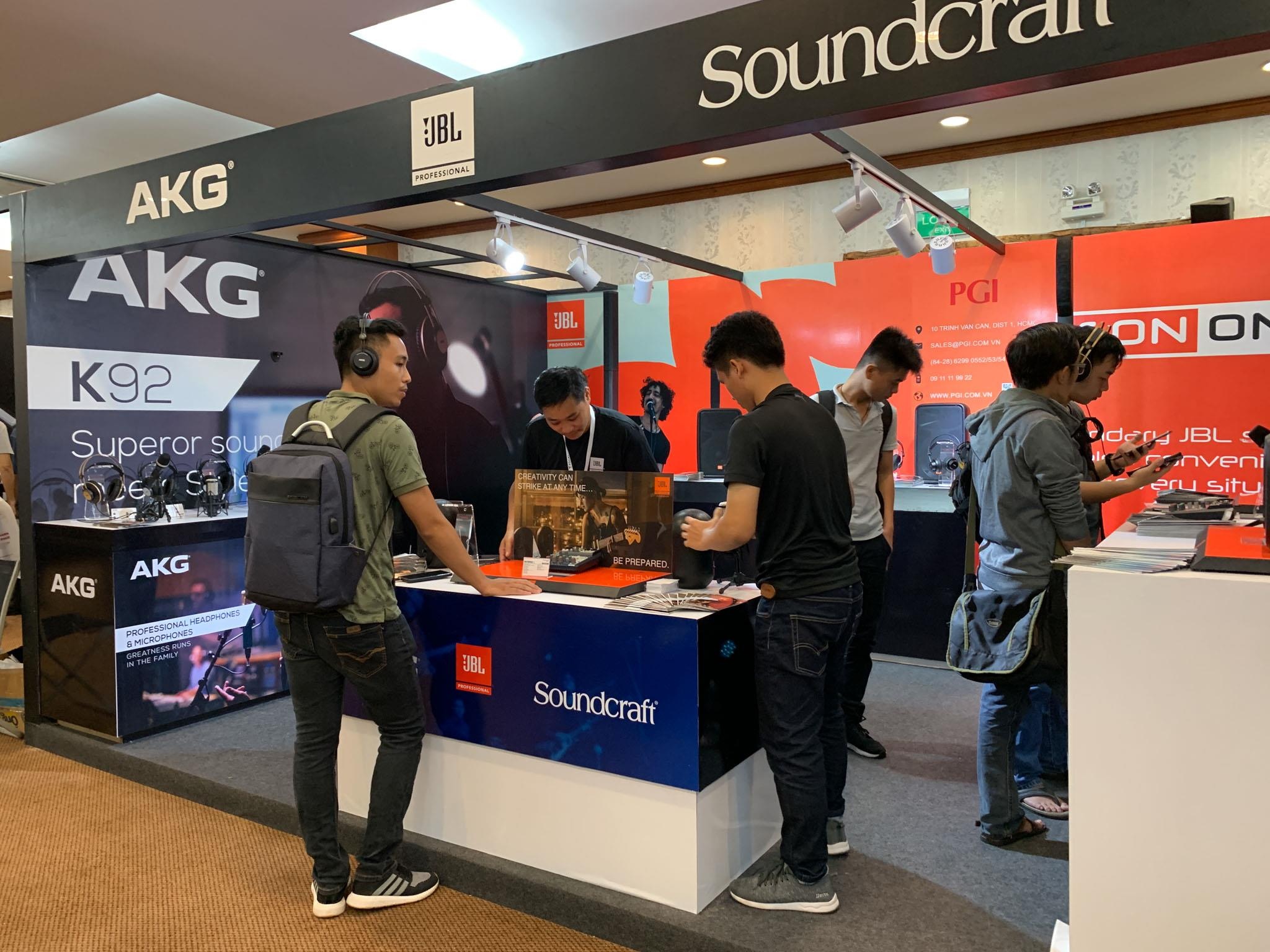 Headphile Show anh 11