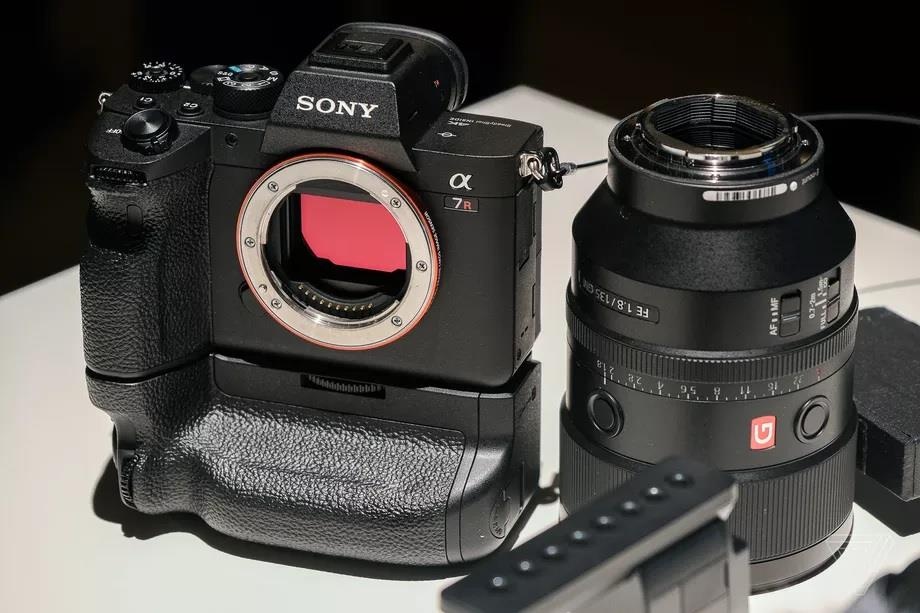gia ban Sony A7R IV anh 3