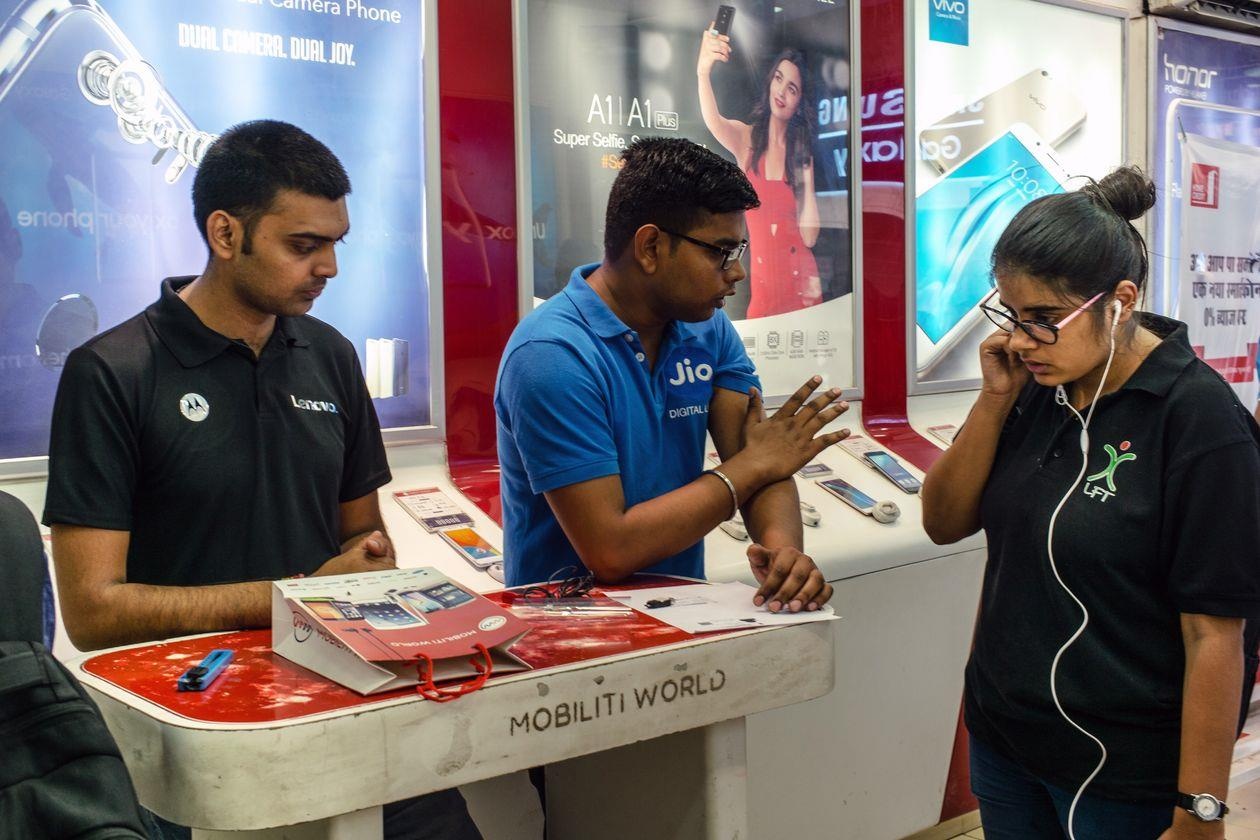 dien thoai ban thong minh anh 3