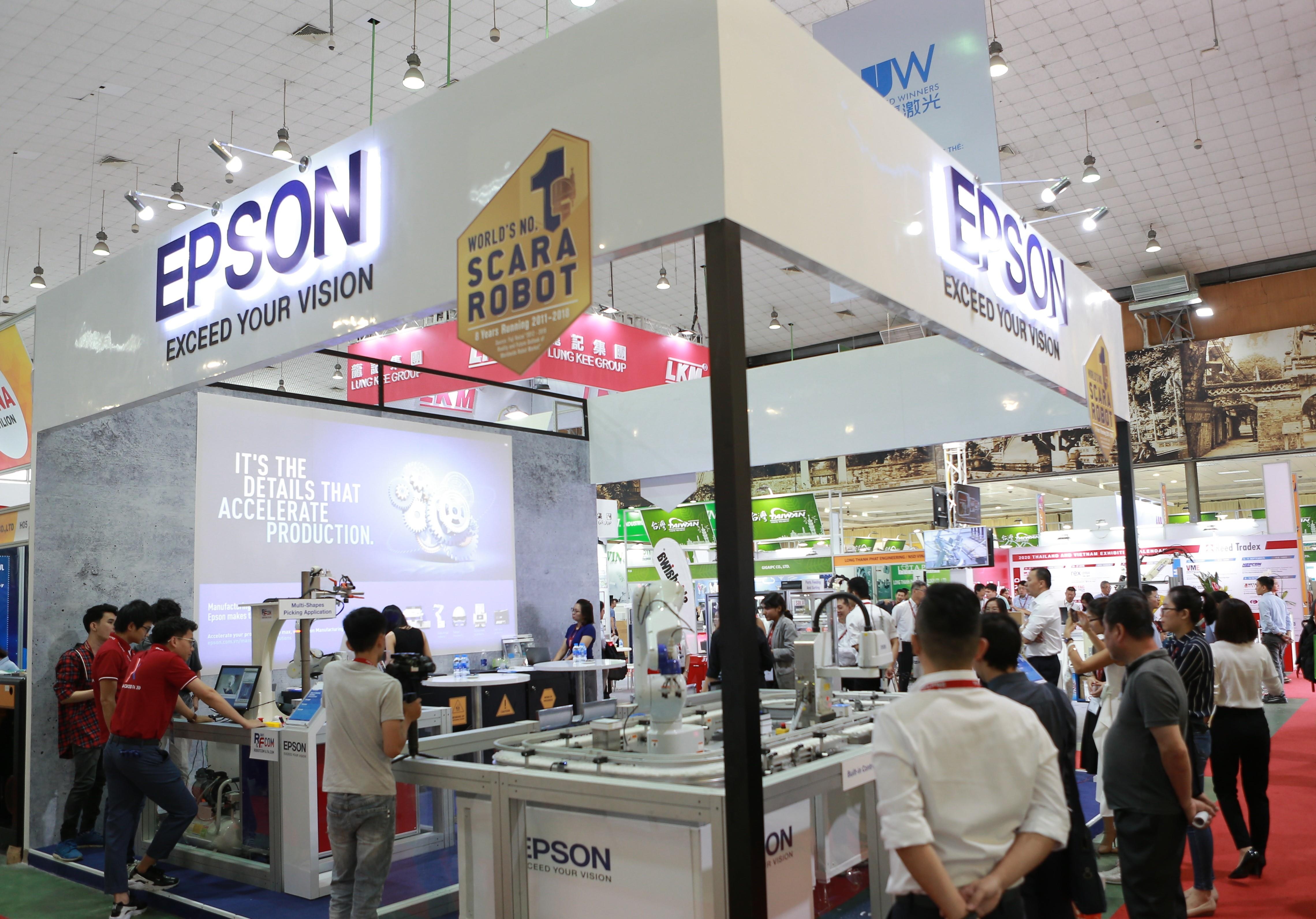 Epson gioi thieu robot tai Viet Nam anh 1