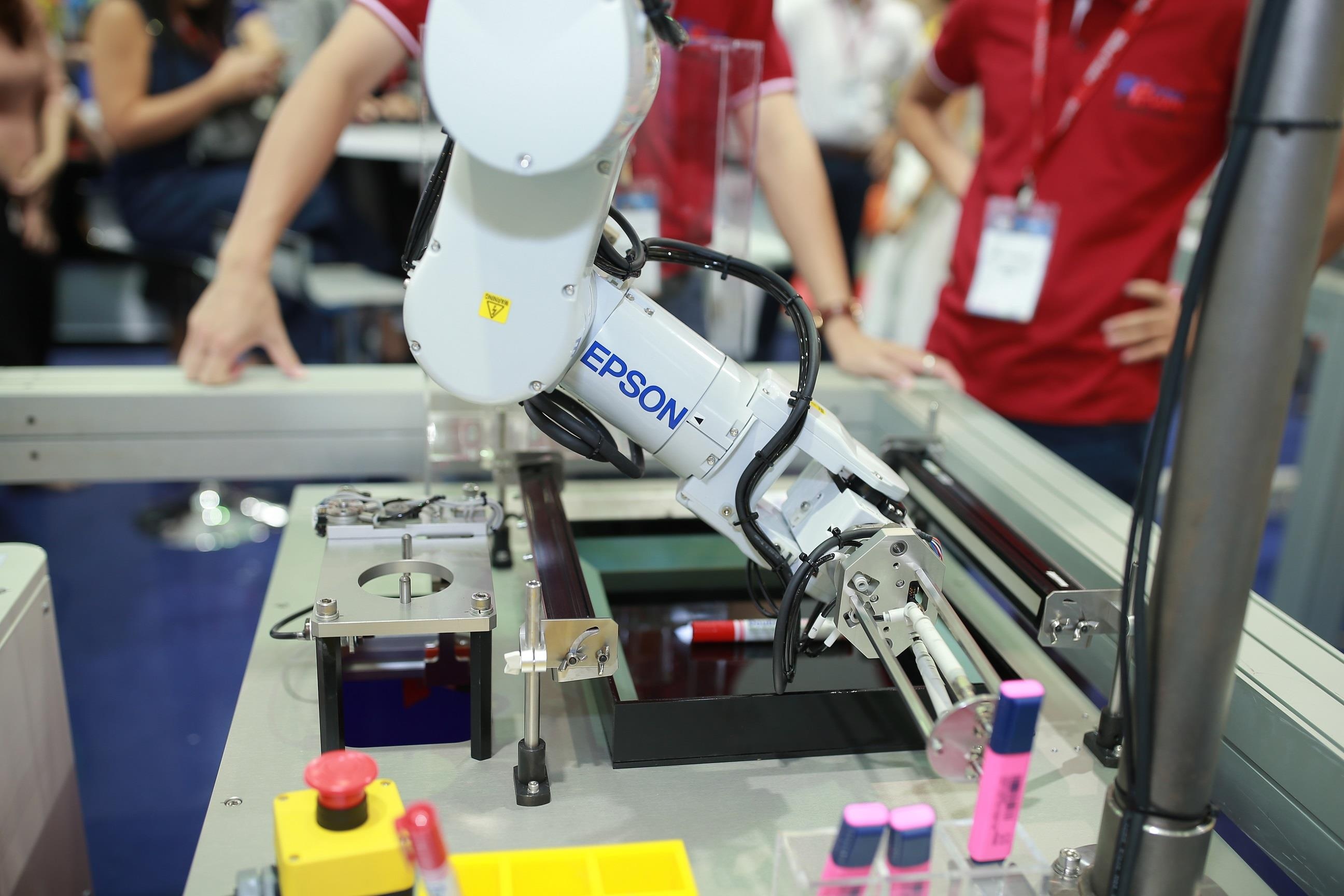 Epson gioi thieu robot tai Viet Nam anh 4