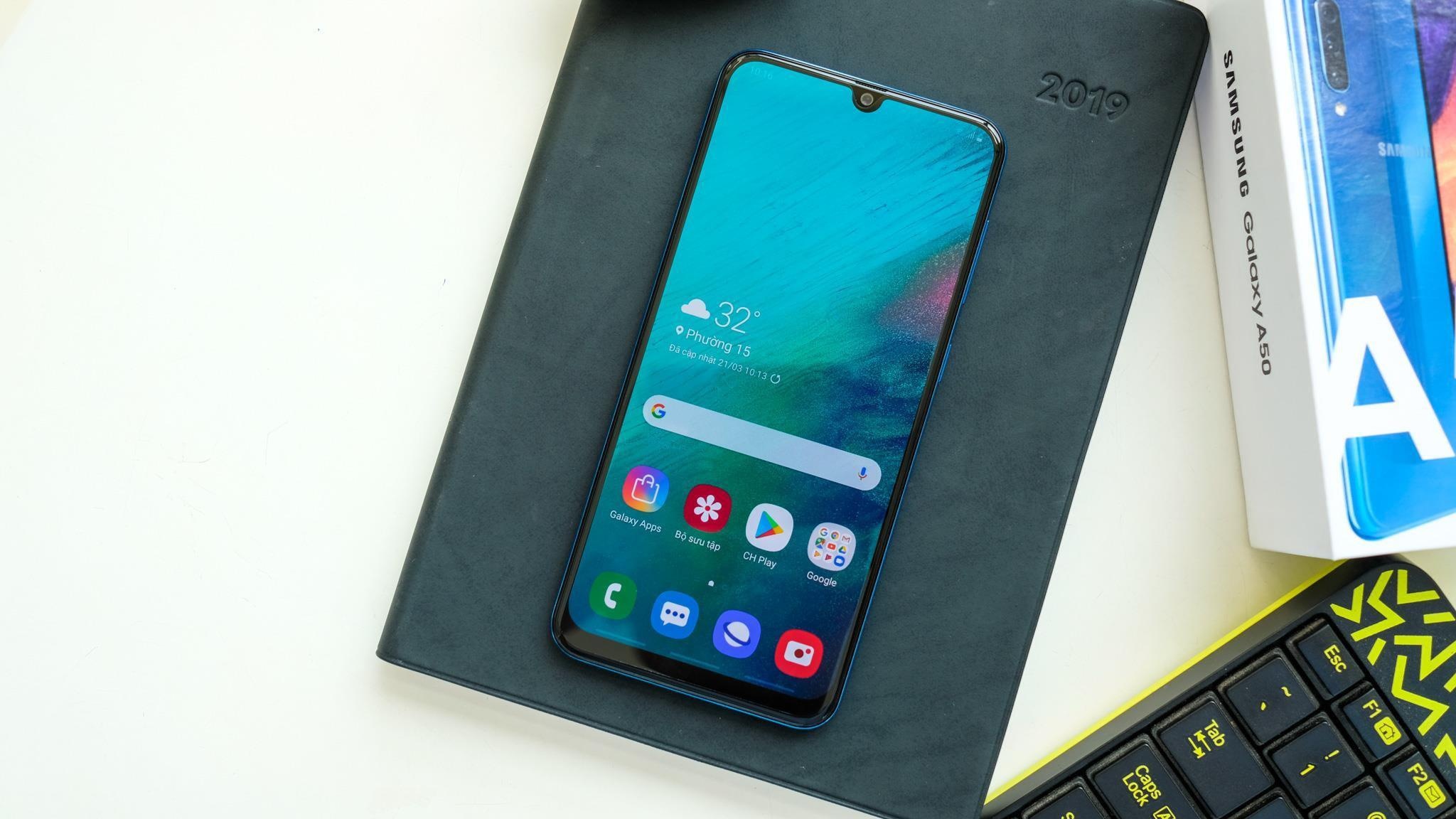 smartphone giam gia cuoi thang 8 anh 8