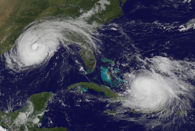 Dieu gi xay ra khi hai con bao gap nhau? hinh anh