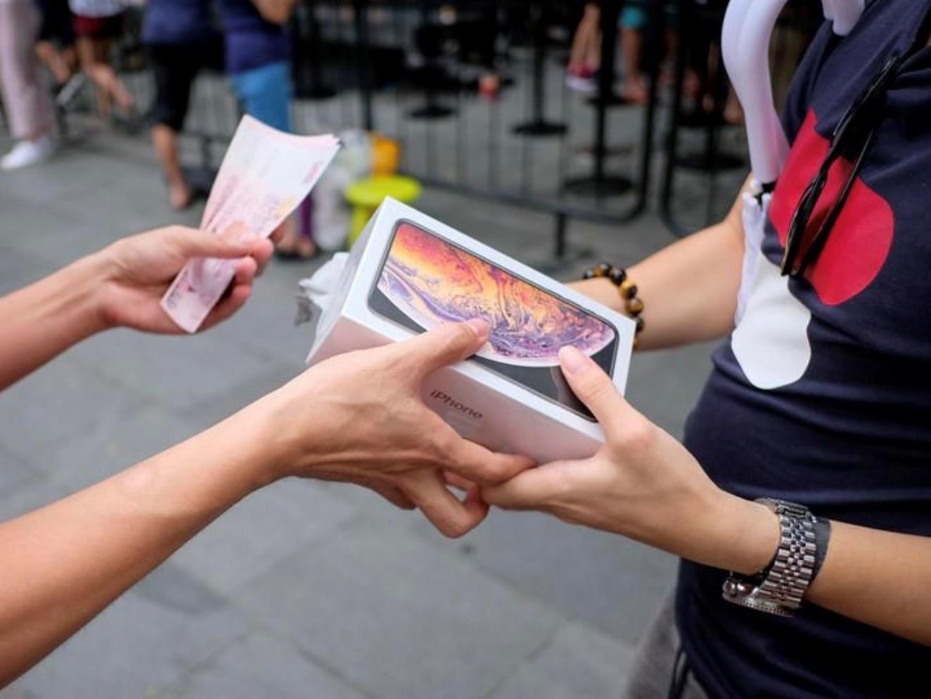 iPhone XS Max van khong co doi thu o nhom di dong cao cap tai VN hinh anh