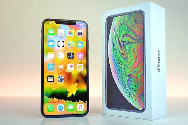 Bi khai tu, hang loat mau iPhone lai thanh chu luc cua Apple tai VN hinh anh