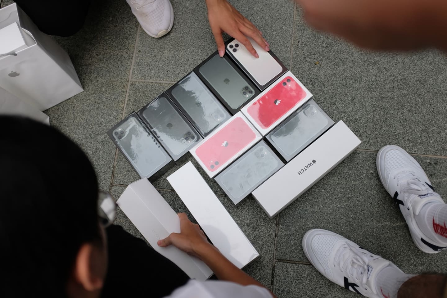 gia ban iPhone 11 anh 9