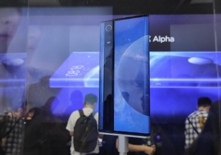 tren tay Xiaomi Mi Mix Alpha anh 5