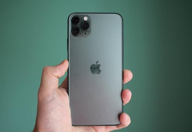 iPhone 11 Pro Max mau moi chenh gia cao, ban chay nhat tai Viet Nam hinh anh