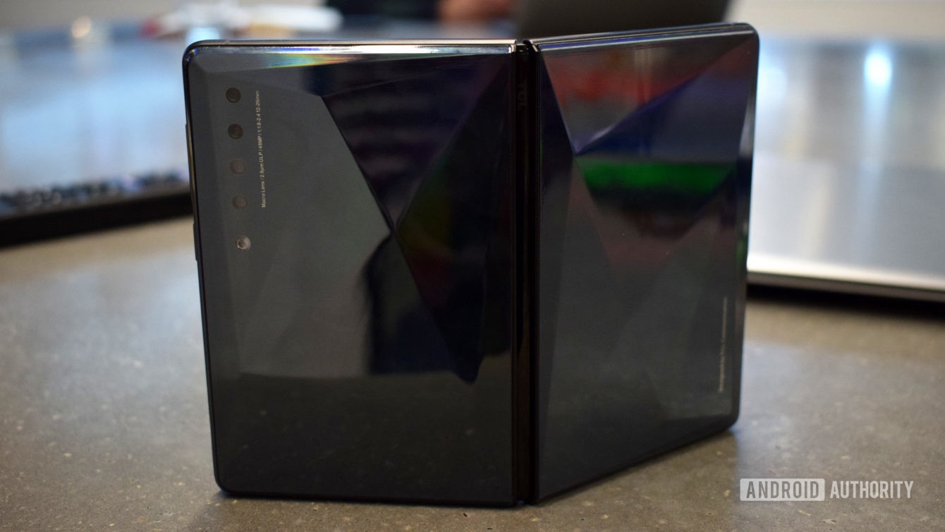 doi thu Galaxy Fold anh 8