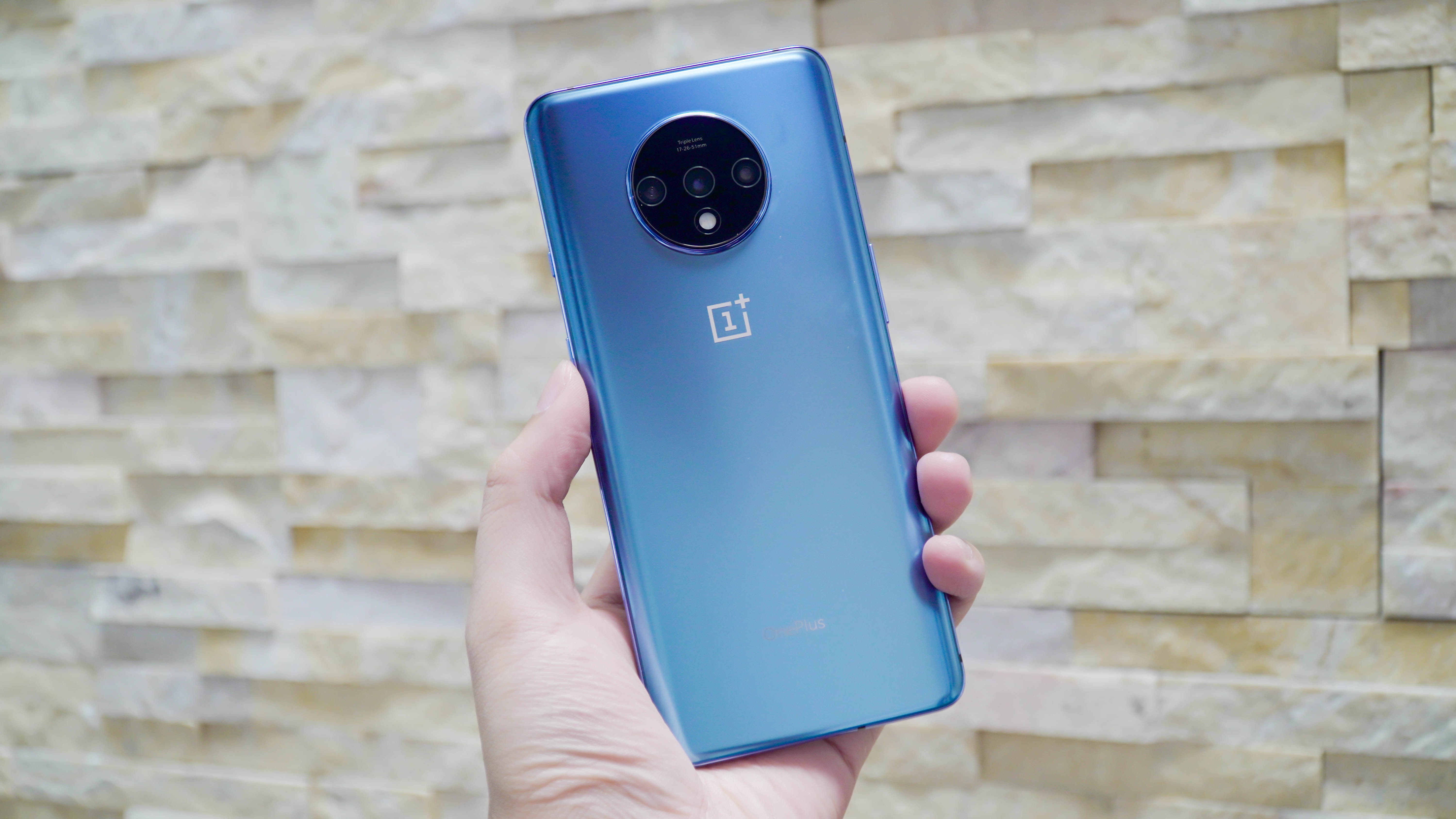 danh gia OnePlus 7T anh 1