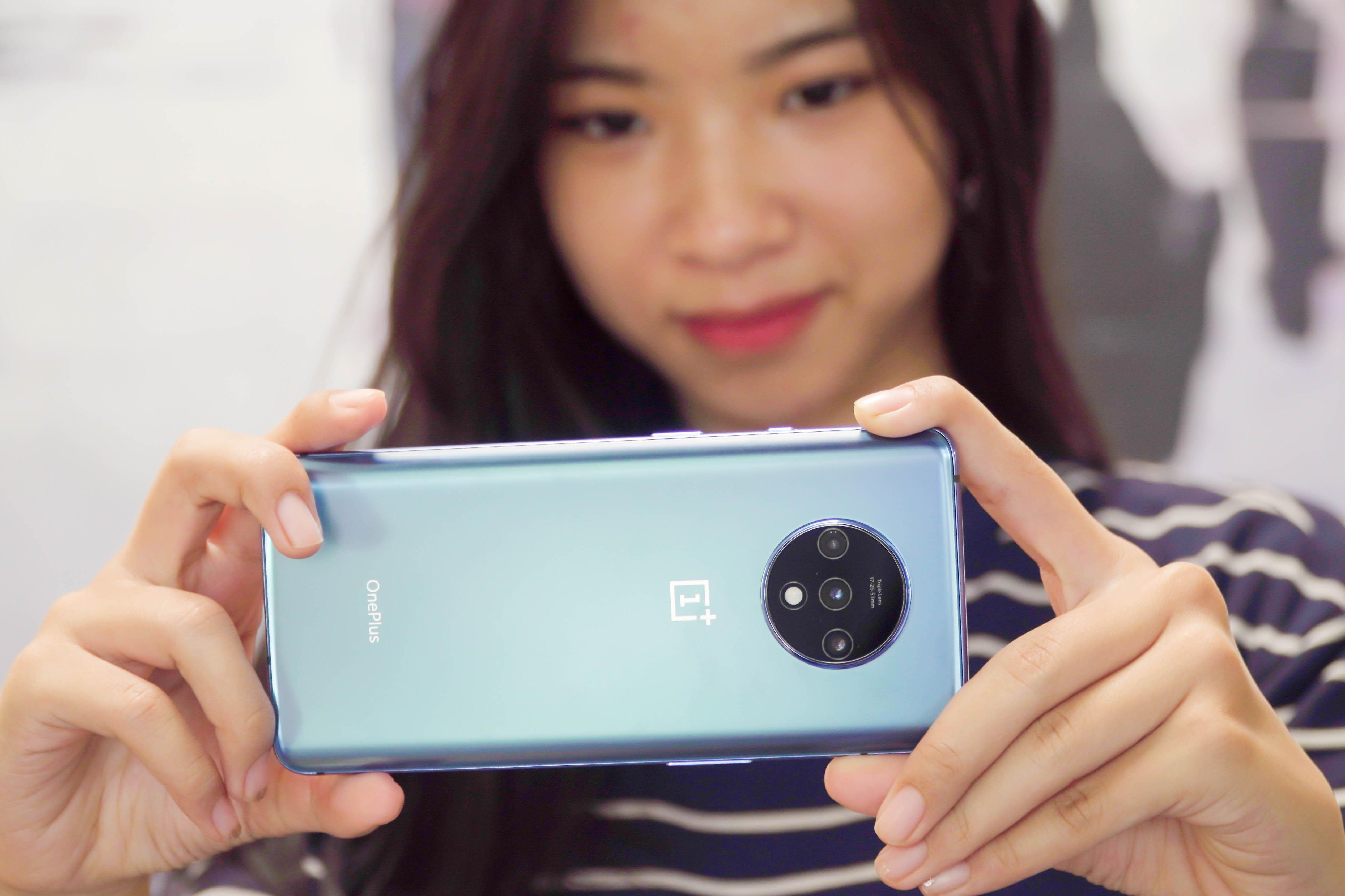 Doi thu iPhone 11 ve Viet Nam, gia 11,5 trieu dong hinh anh