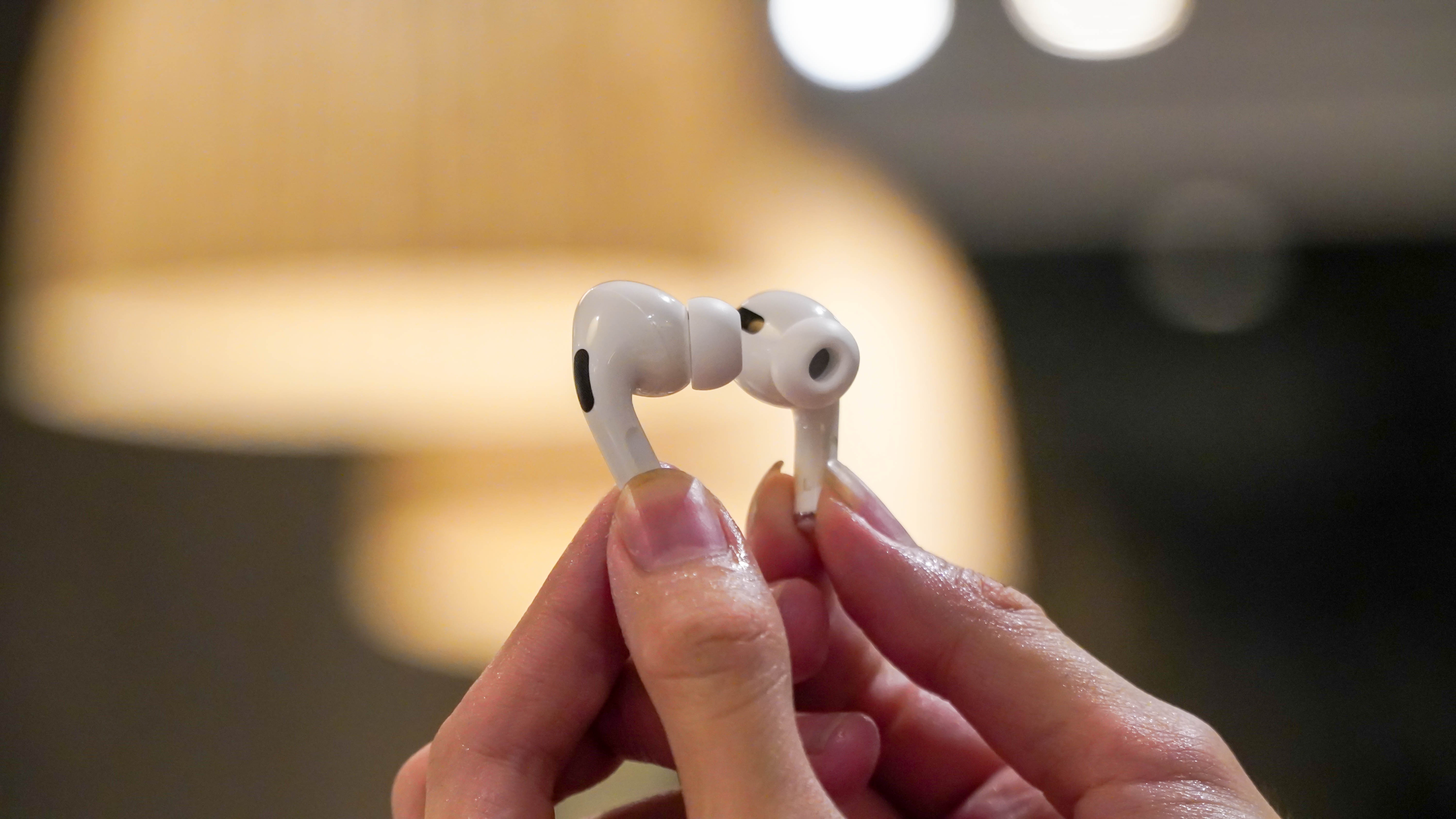 tren tay AirPods Pro anh 4