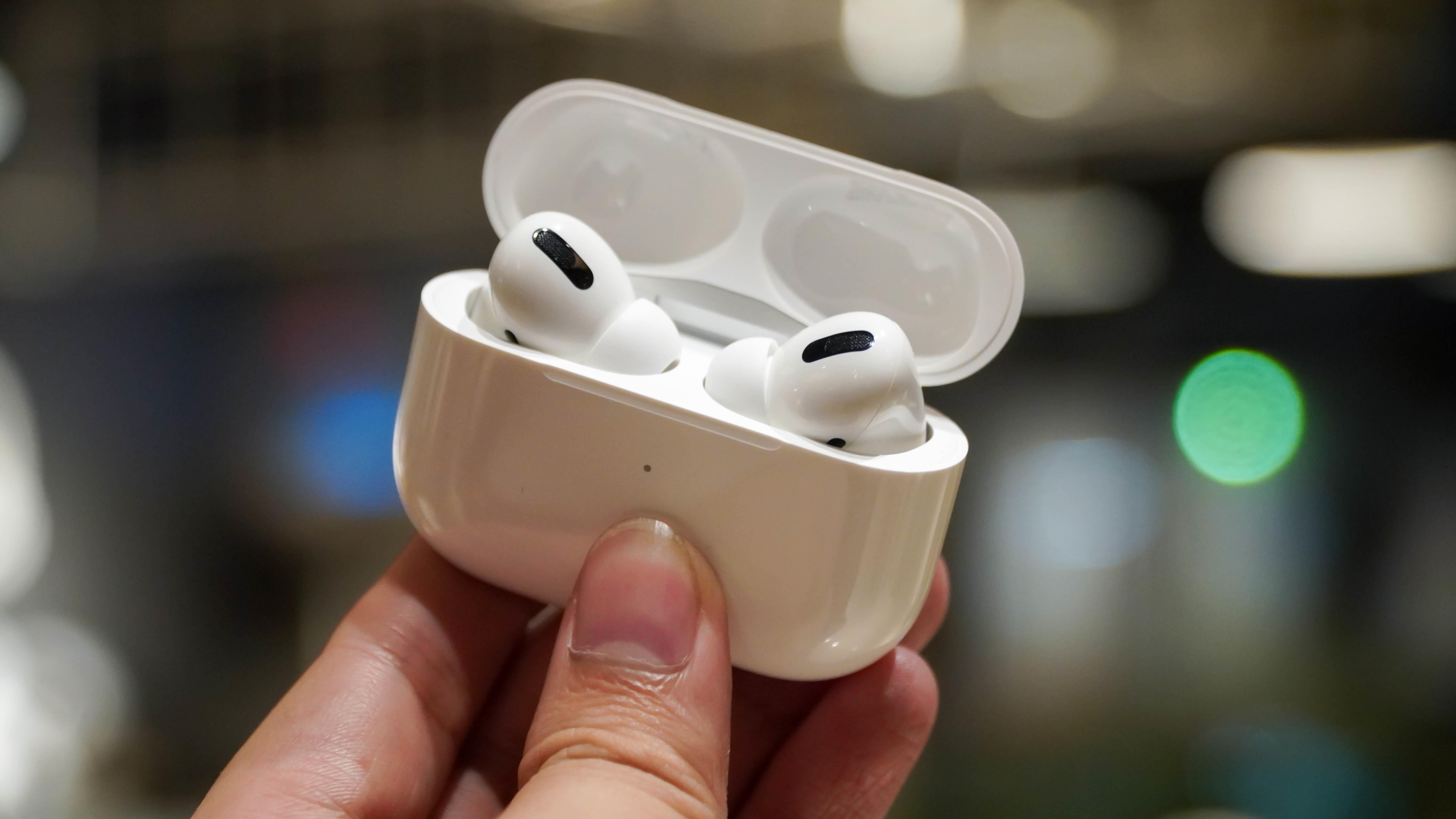 AirPods Pro ve Viet Nam, gia 7,5 trieu dong hinh anh