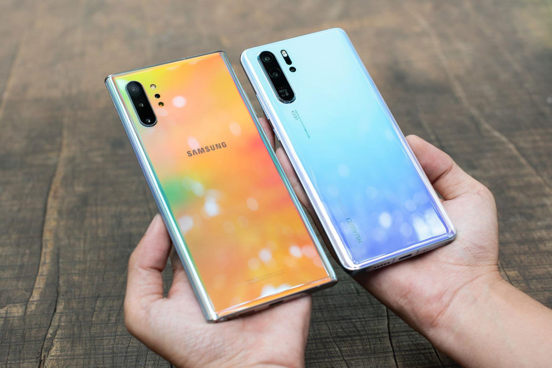 iPhone 11 chinh hang ban o VN, di dong Android cao cap giam gia manh hinh anh