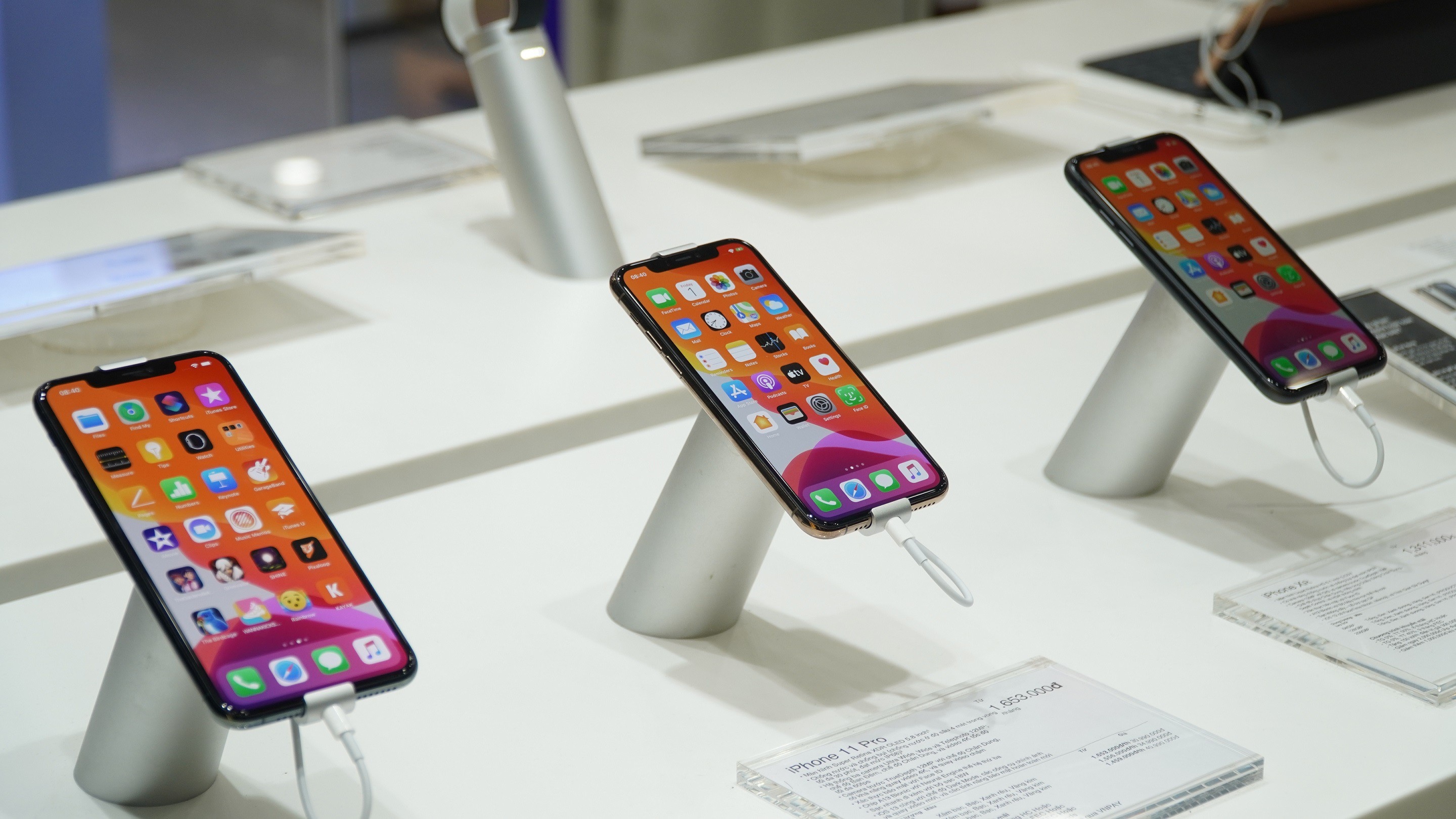 iPhone 11 cháy hàng ảnh 2 iPhone 11 chay hang anh 2
