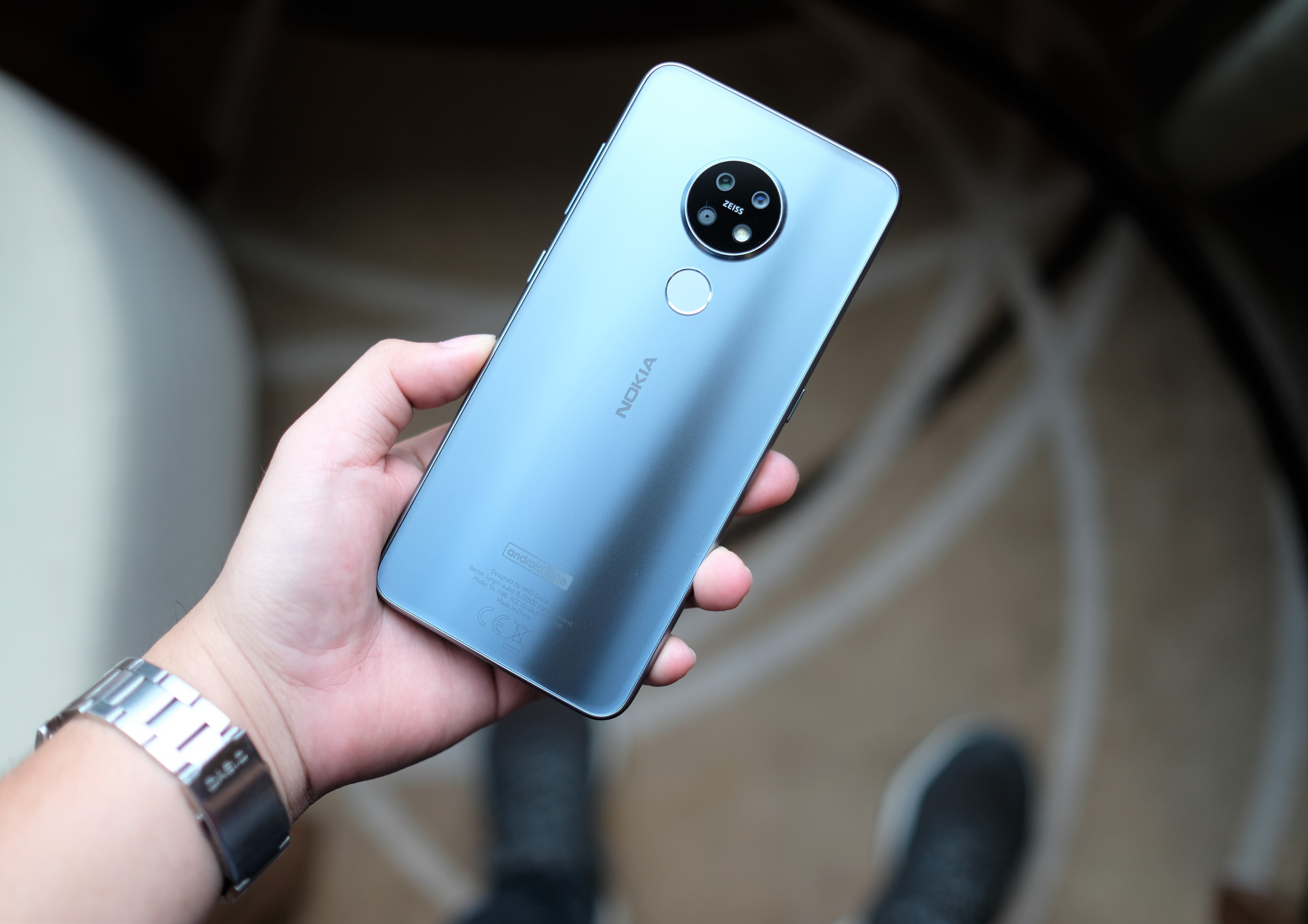 smartphone pin trau anh 8