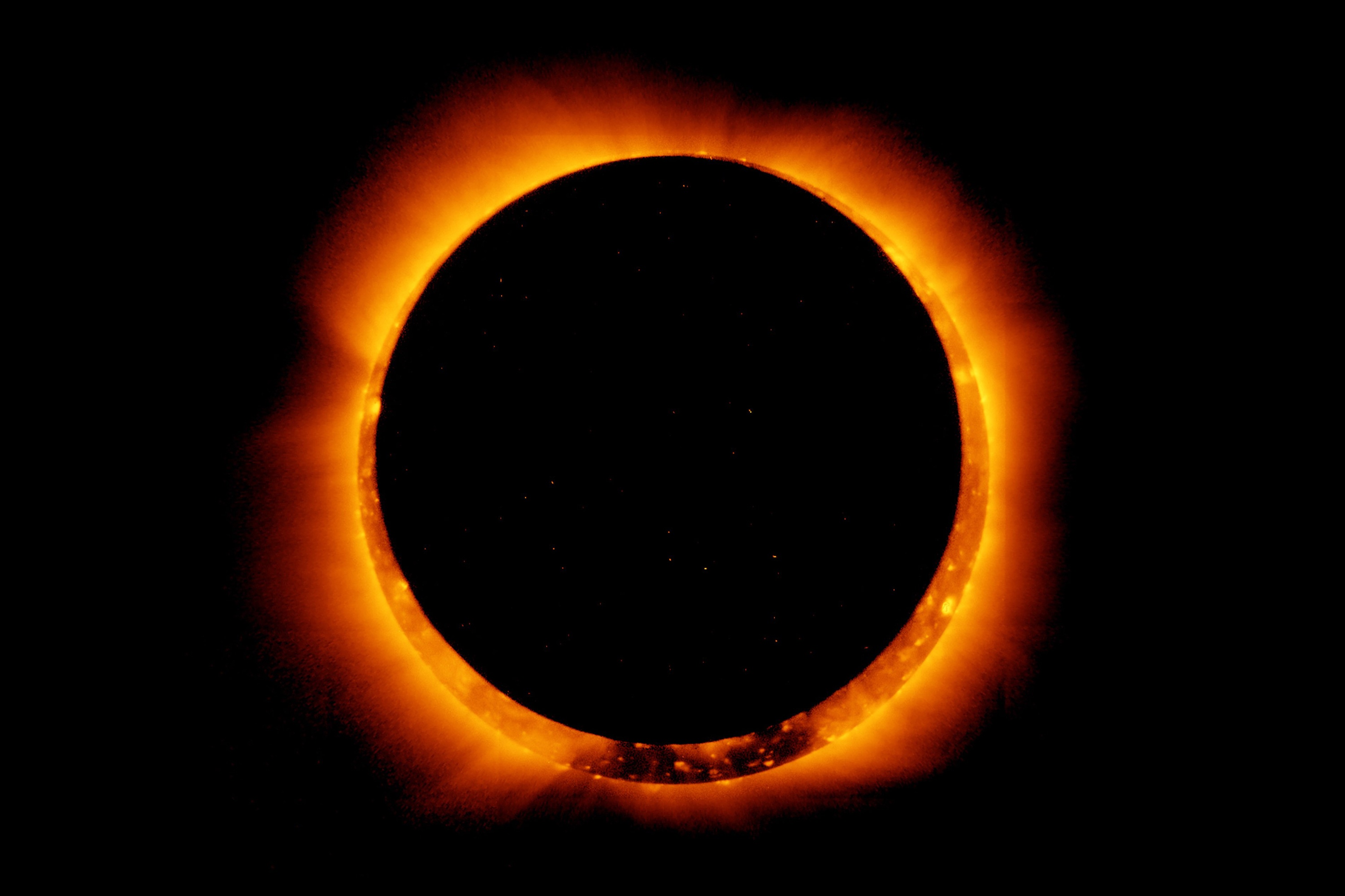 Nhat thuc vong tron lua nhin duoc o Viet Nam hinh anh