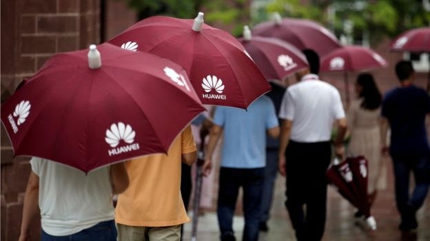 Huawei: 'Nam 2020, ton tai la uu tien hang dau' hinh anh