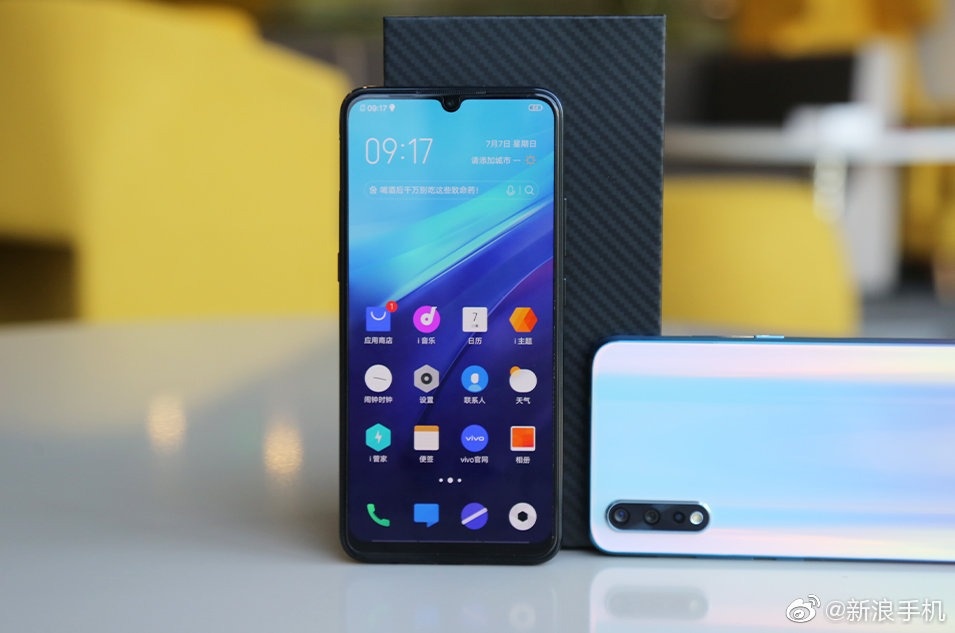 smartphone dang chu y vua ra mat anh 3