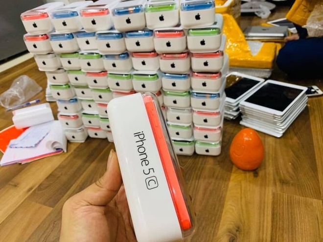 co nen mua iPhone 5C anh 2