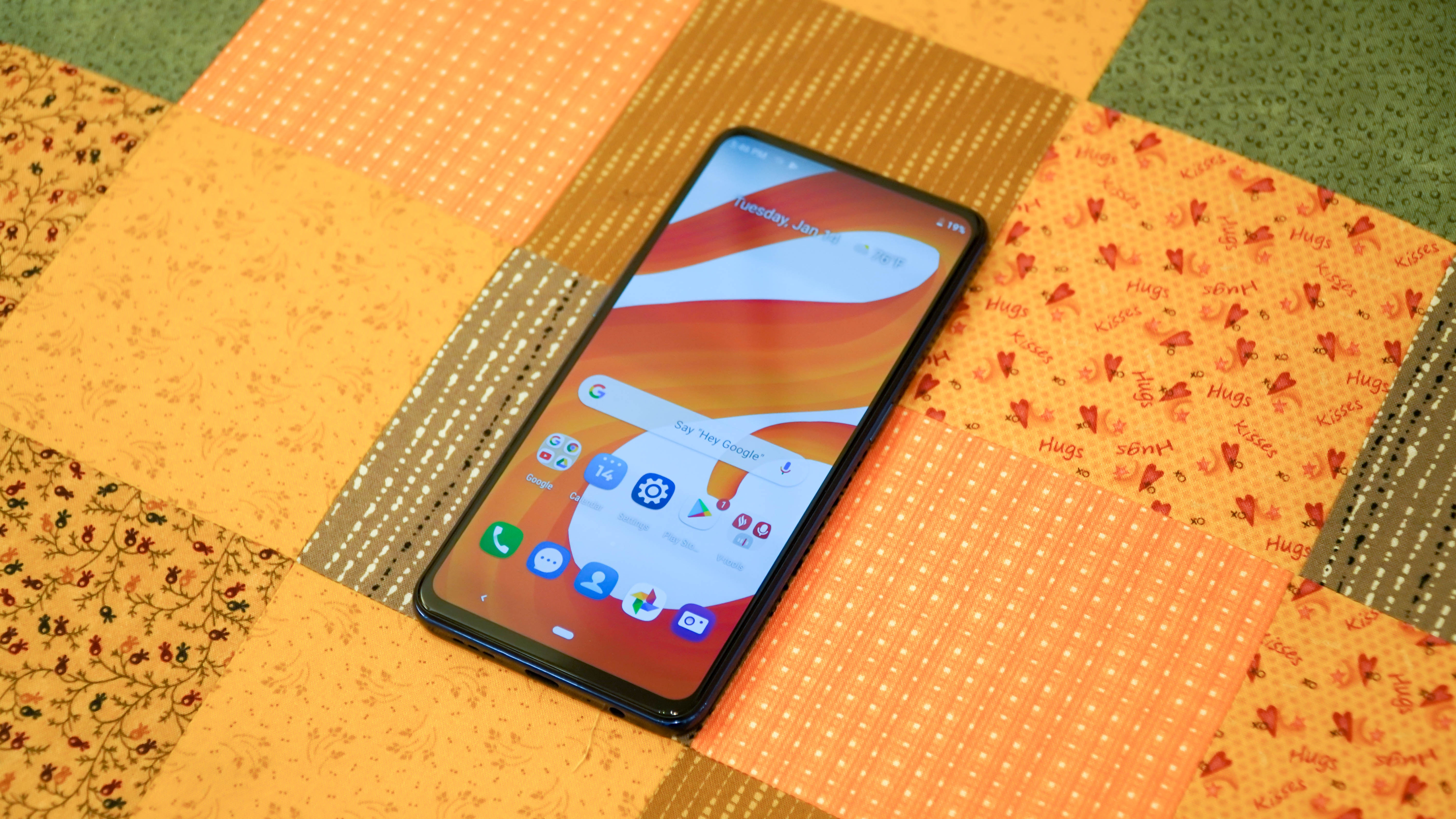 co nen mua Vsmart Active 3 anh 4