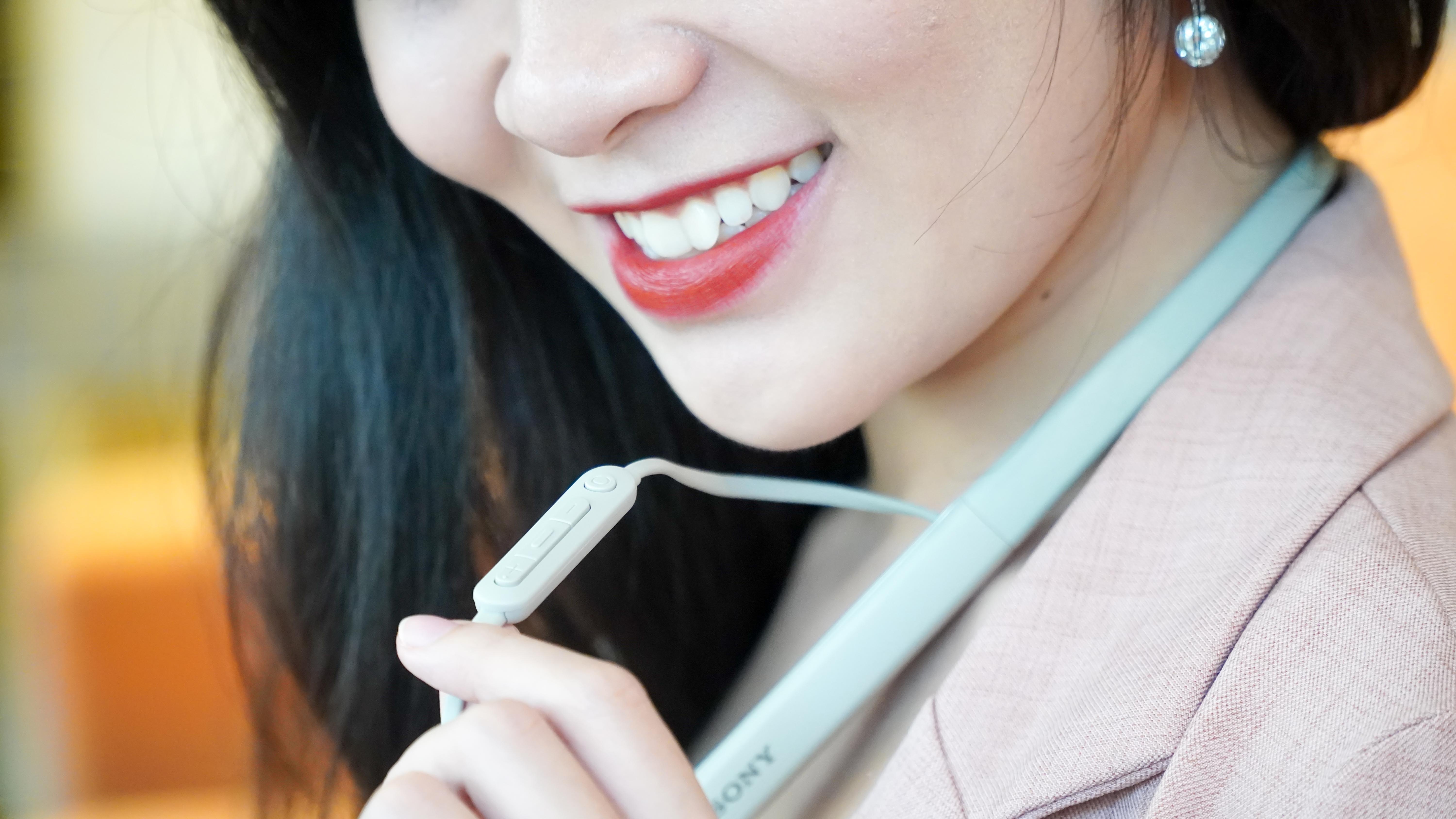 đánh giá tai nghe Sony WI-1000XM2 ảnh 3 danh gia tai nghe Sony WI-1000XM2 anh 3