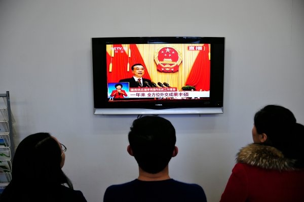 Luong nguoi xem TV cao ky luc tai Trung Quoc trong dai dich corona hinh anh