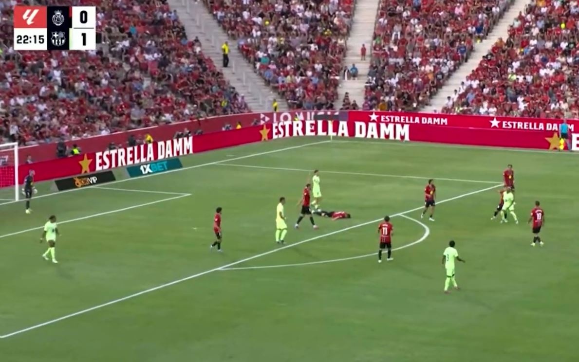 Barcelona gay buc xuc khi ghi ban thang xau xi hinh anh