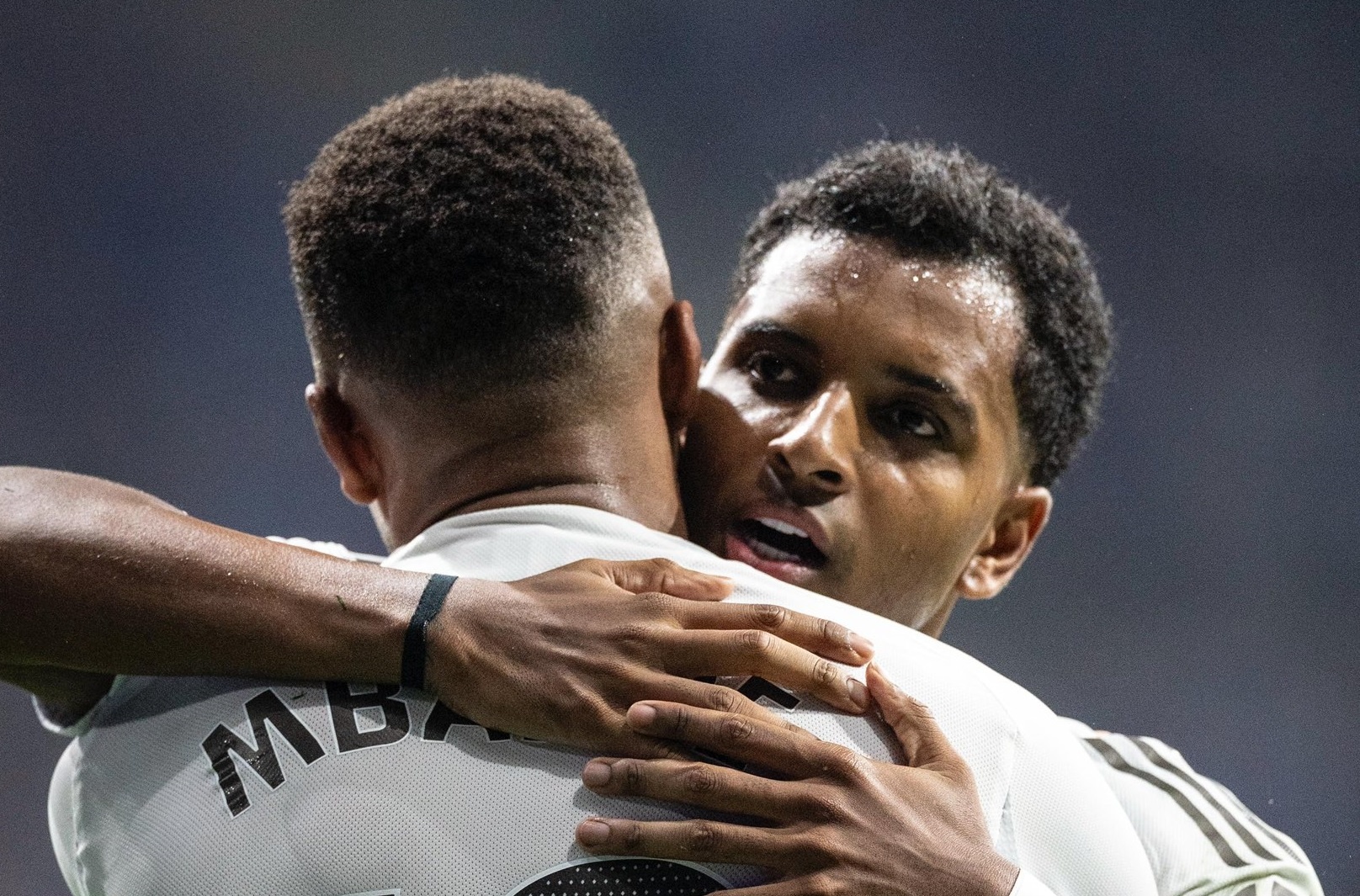 Rodrygo doi canh, doi so phan hinh anh