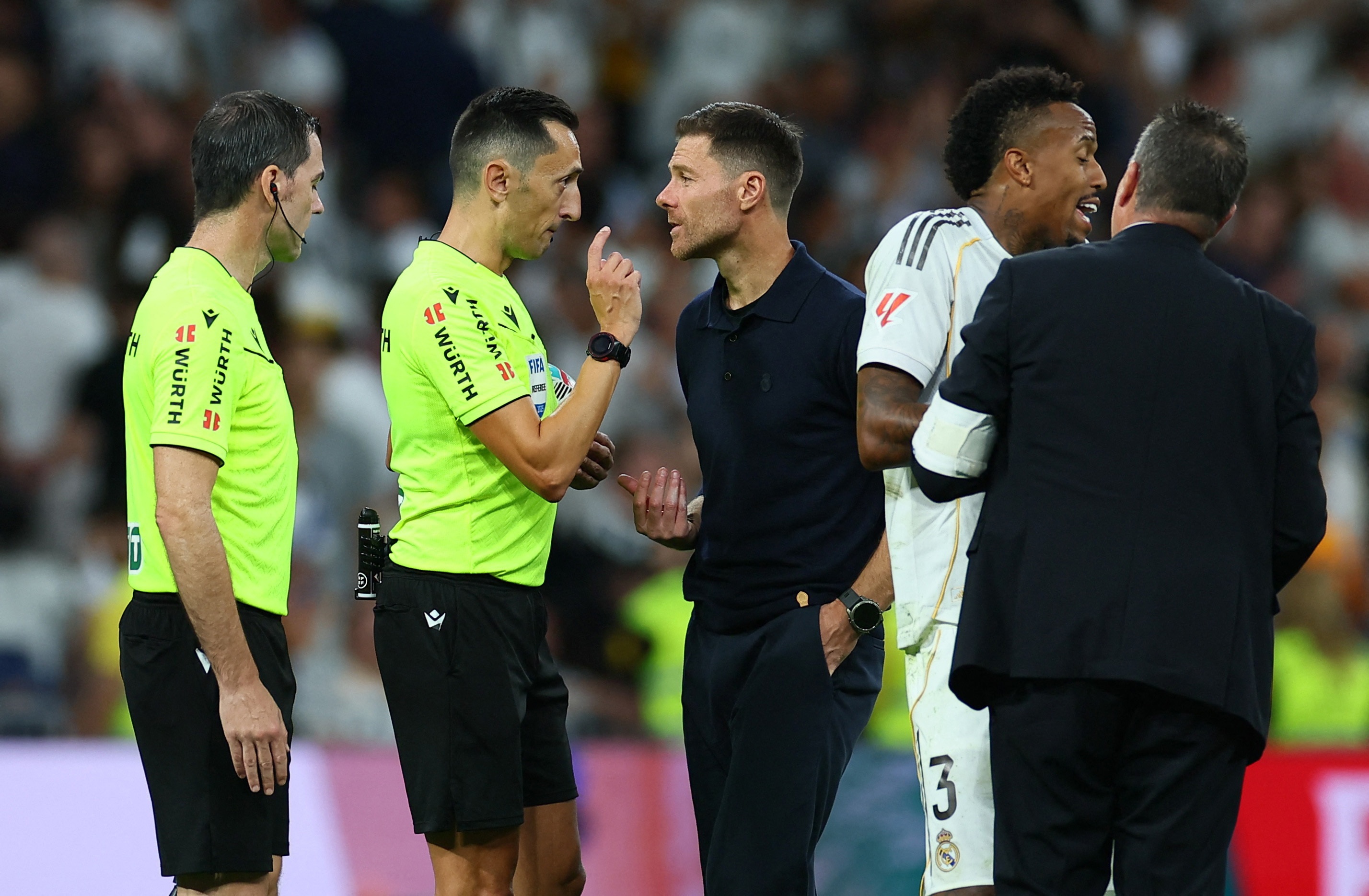 VAR bien Real Madrid thanh nan nhan quen thuoc hinh anh