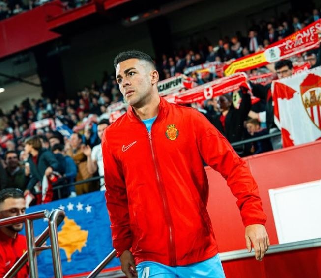 Mat chuc doi pho vi phan ung sau tran gap Real Madrid hinh anh