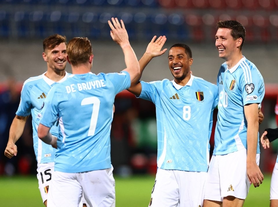 De Bruyne ghi ban giup Bi thang 'tennis' hinh anh