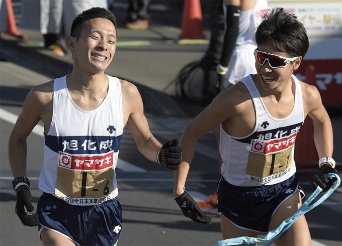 Nguoi chau A thong tri marathon nho dai bang tinh than hinh anh