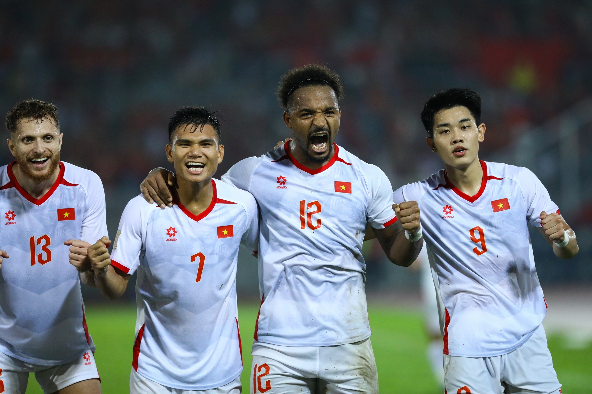 Tuyển Việt Nam có nên cất trụ cột trước Malaysia?