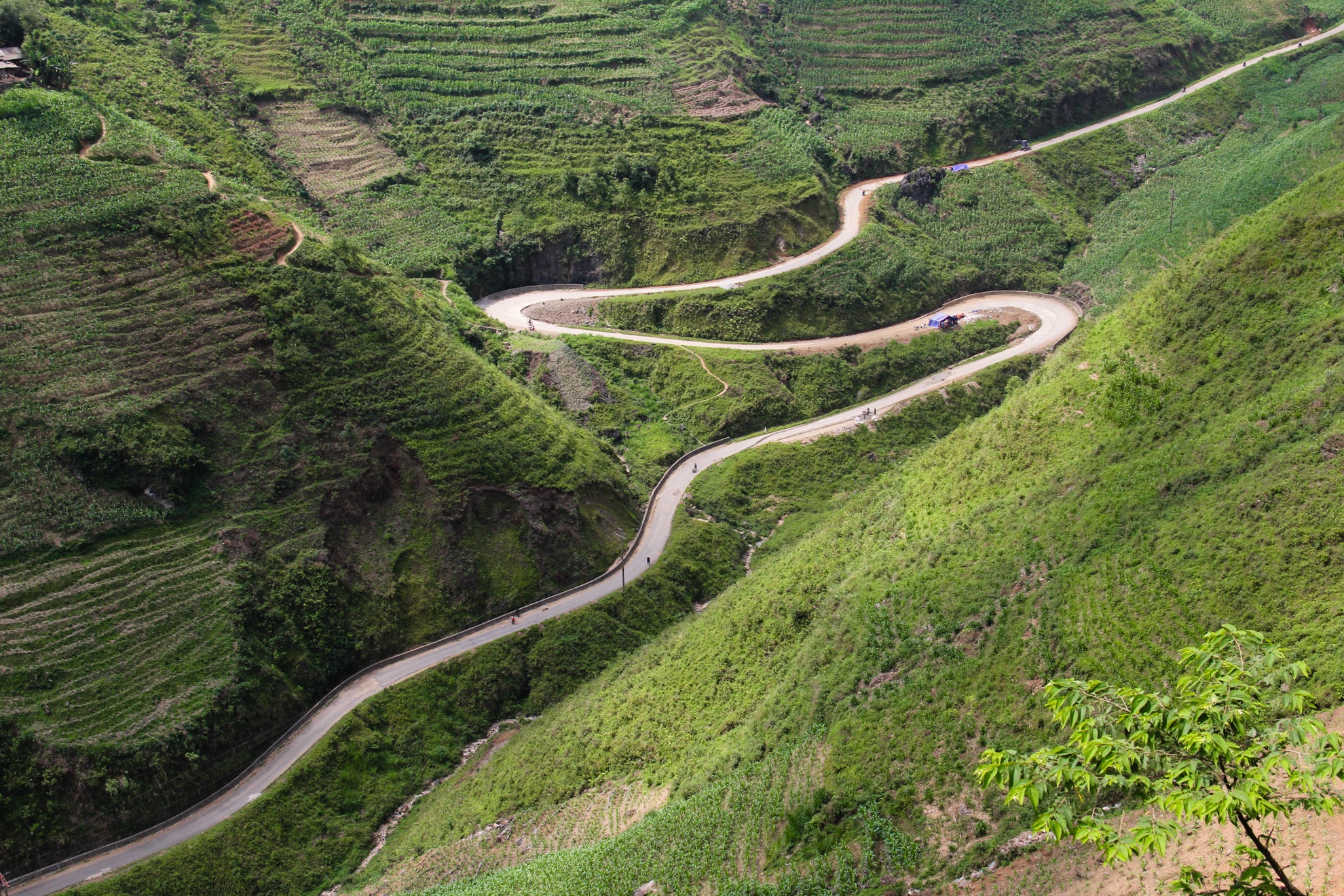 Chinh phuc nhung duong cong vung Tay Bac hinh anh