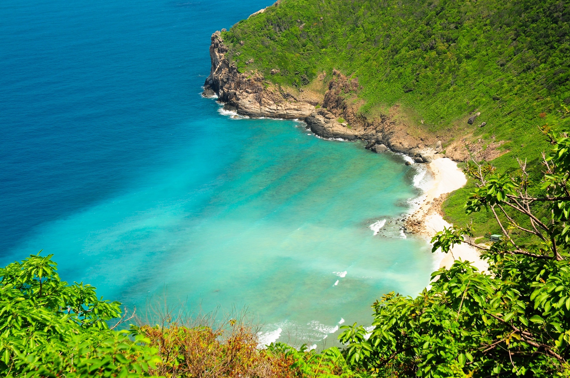 Nhung bai bien hoang so phai kham pha ngay hinh anh