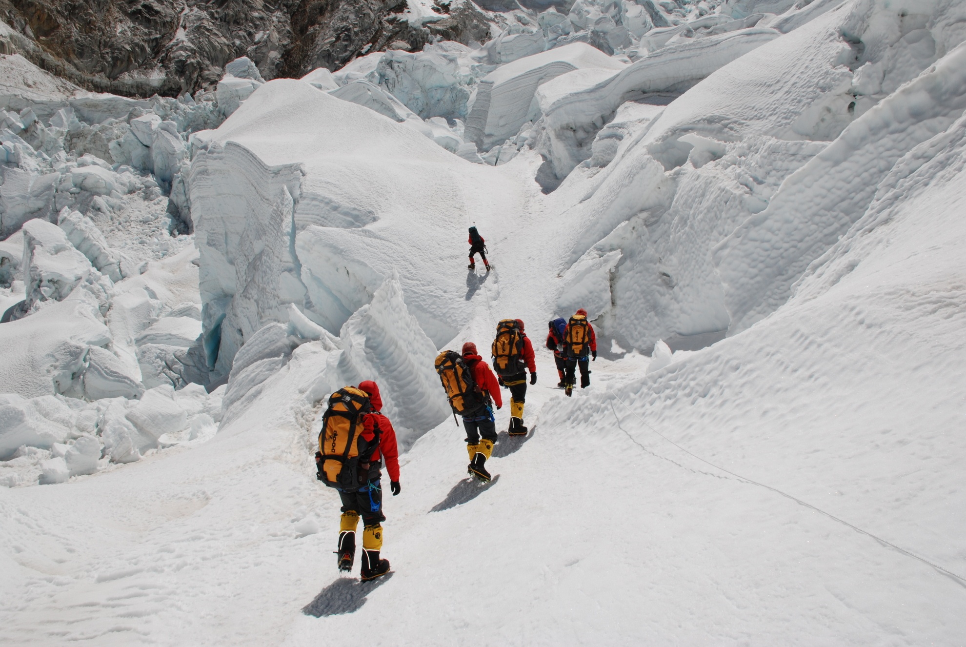 Nguoi Viet ke gian truan tren duong chinh phuc dinh Everest hinh anh