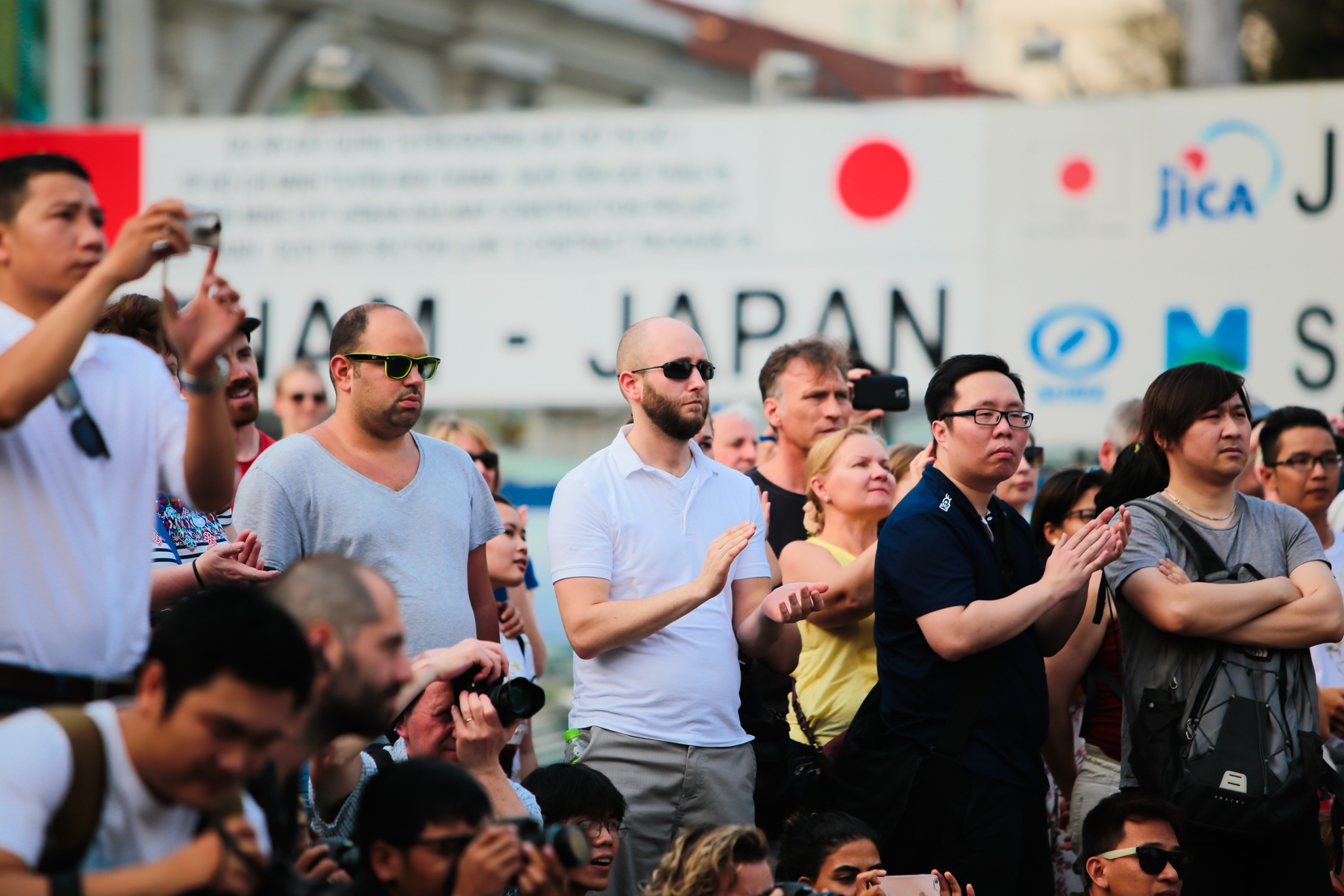 trinh dien vovinam,  bieu dien vovinam tren pho di bo anh 12