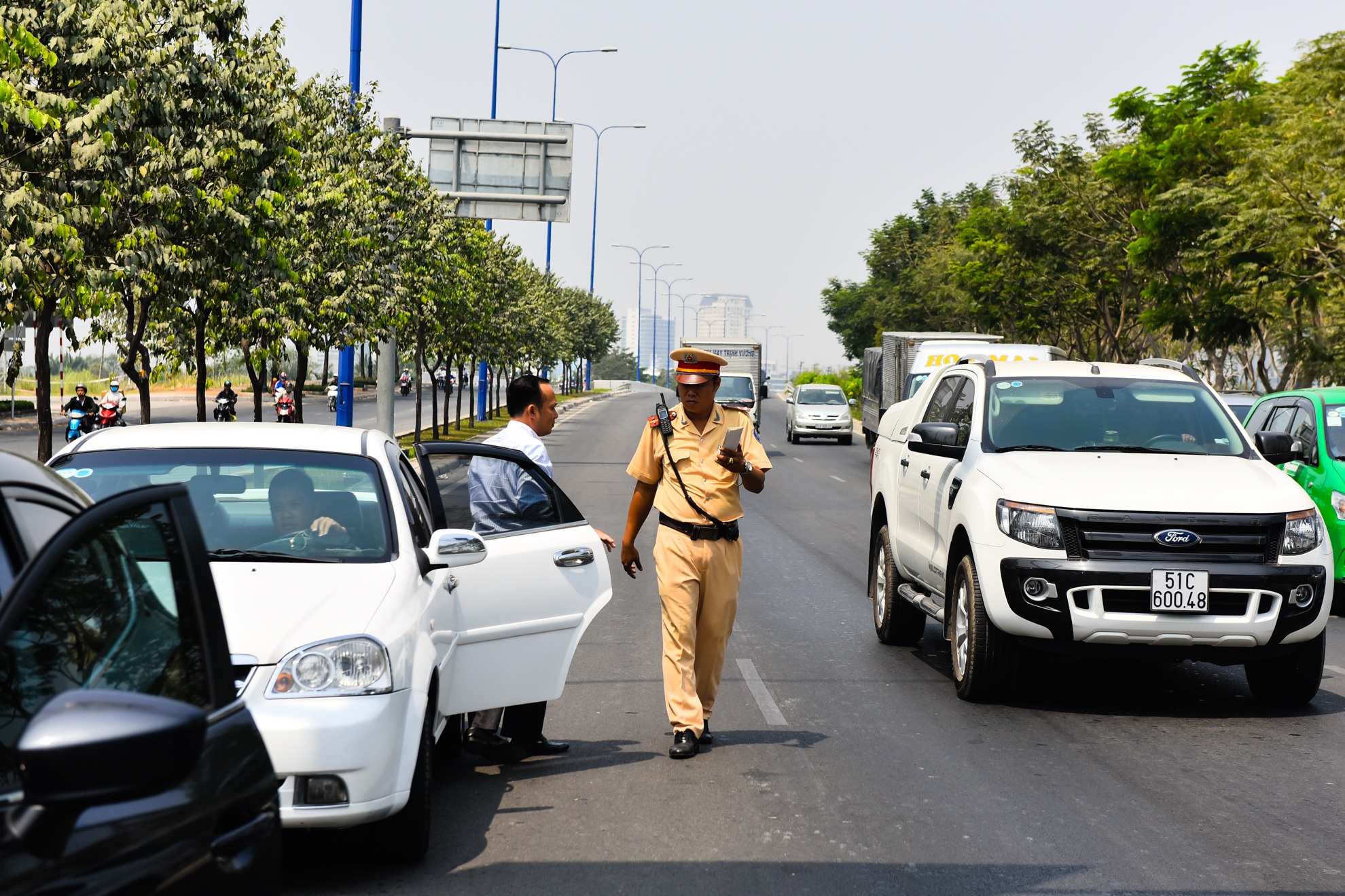 CSGT Sai Gon xu phat vi pham qua camera anh 4