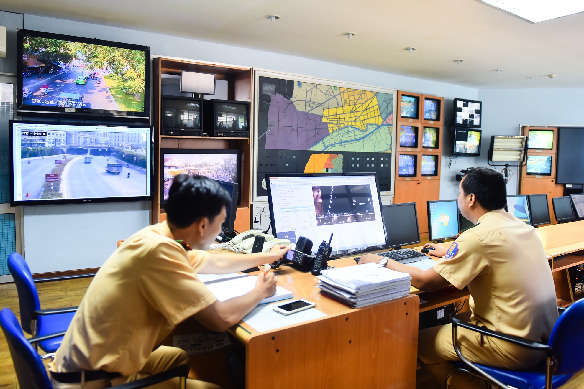 CSGT Sai Gon xu phat vi pham qua camera anh 8