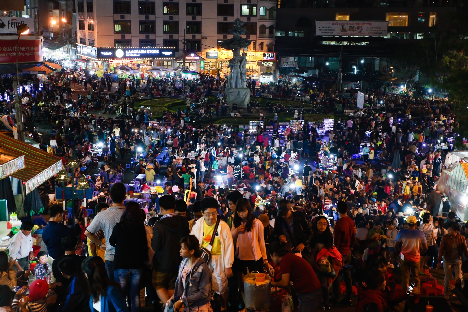 Da Lat dong nghet 30/4 anh 13