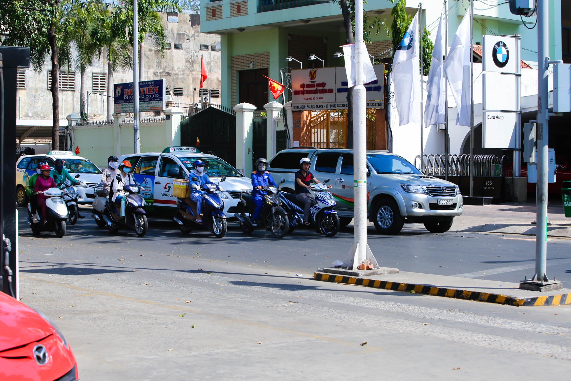 Sai Gon nang nong anh 10