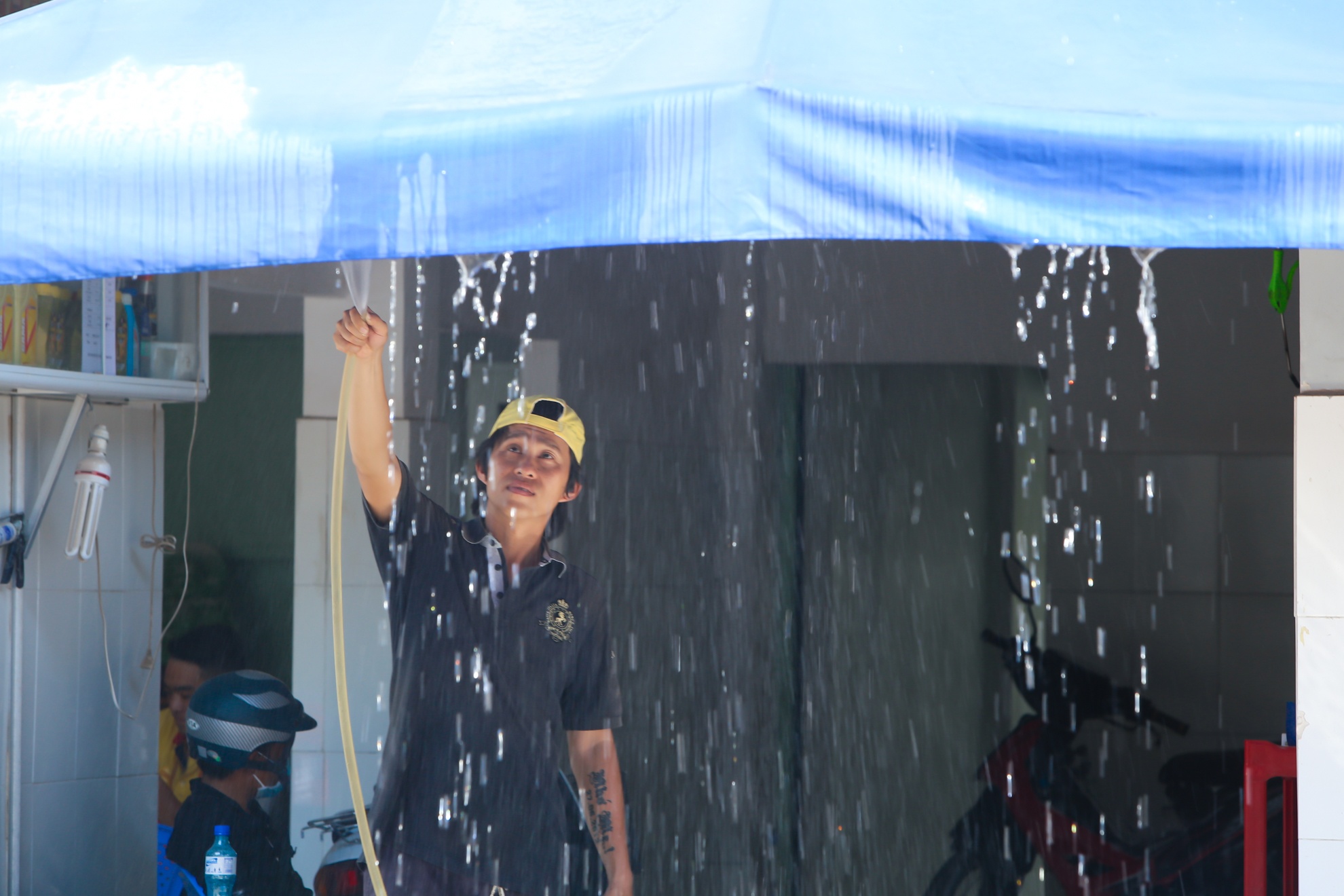 Sai Gon nang nong anh 6