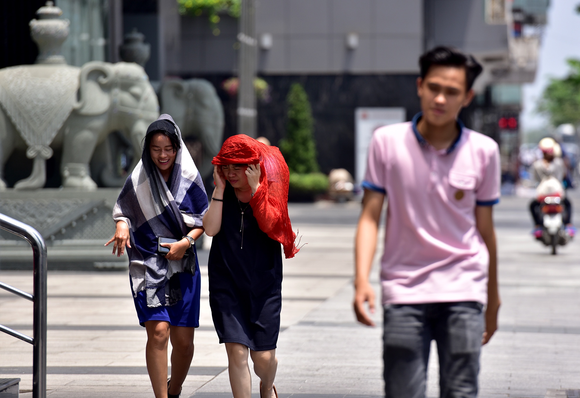 Sai Gon nang nong anh 2