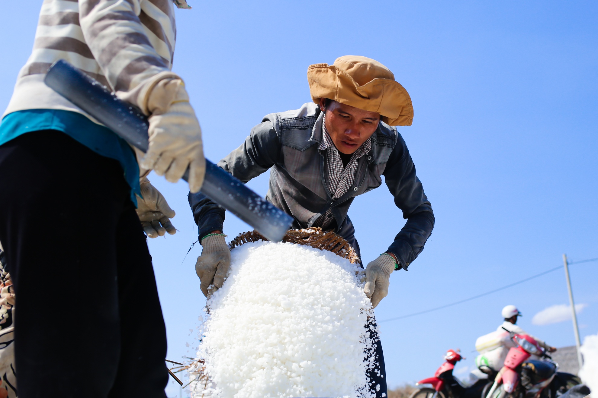 Diem dan Ly Nhon pha san anh 2