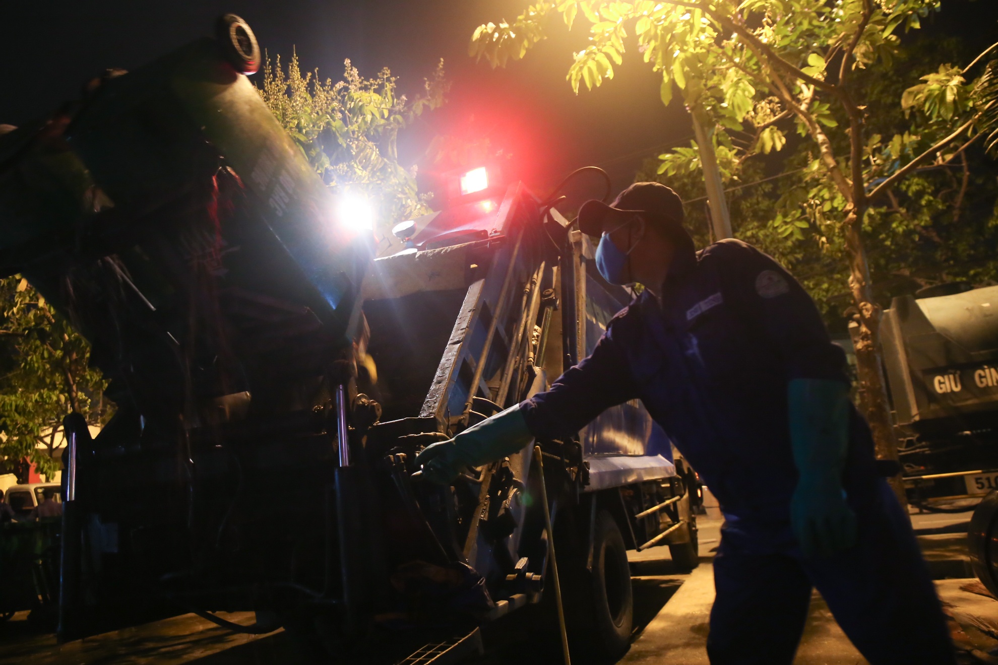 don ca chet tren kenh nhieu loc anh 4