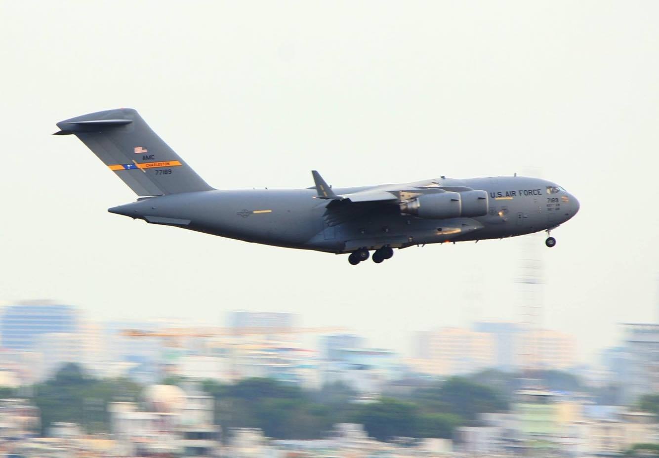 May bay Obama den Viet Nam anh 9