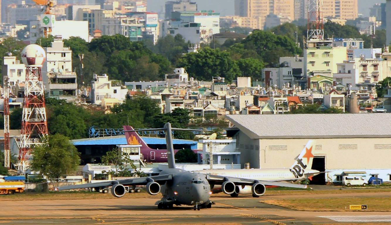 May bay Obama den Viet Nam anh 2