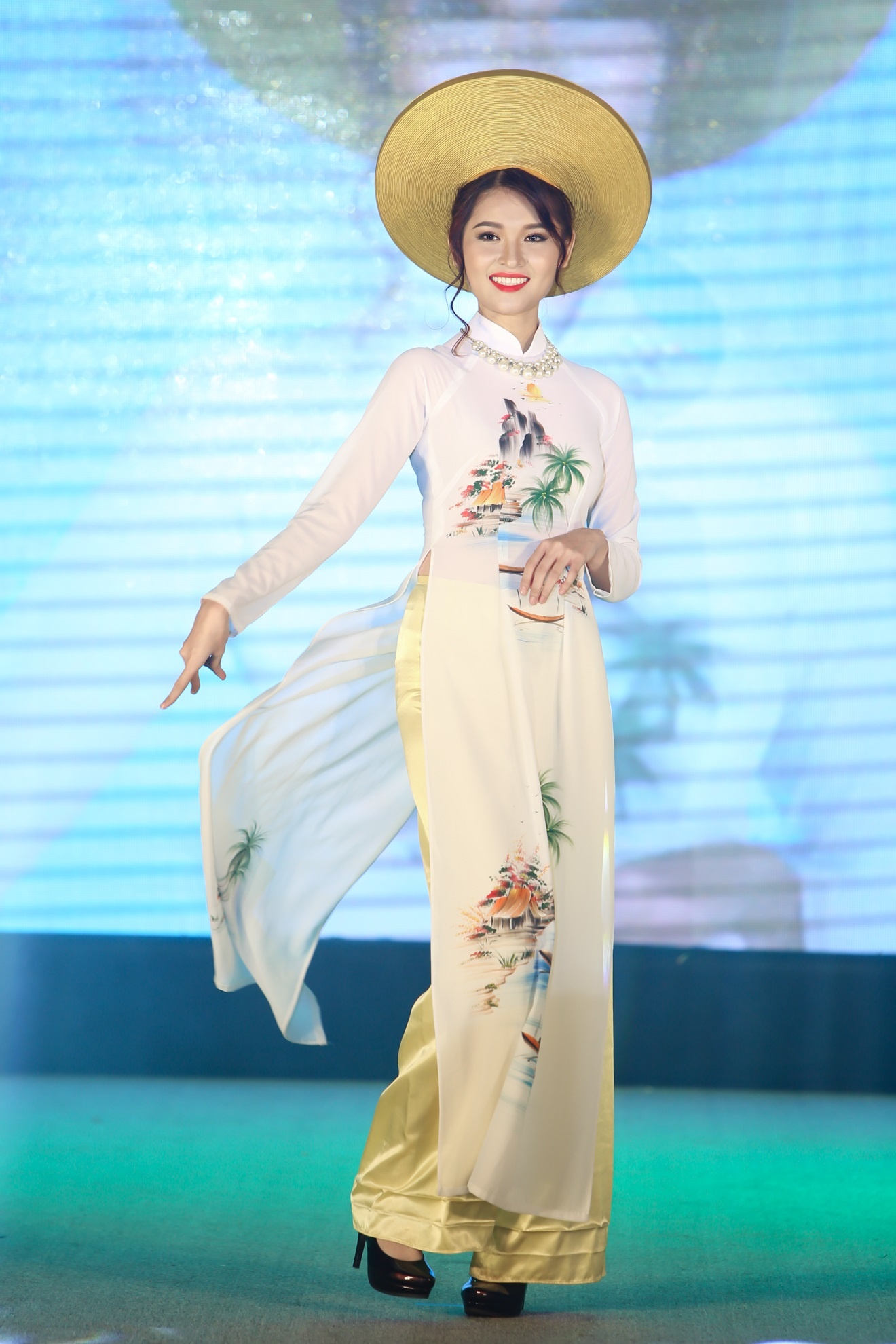 Duyên dáng ngoại thương 2016 ảnh 6 Duyen dang ngoai thuong 2016 anh 6