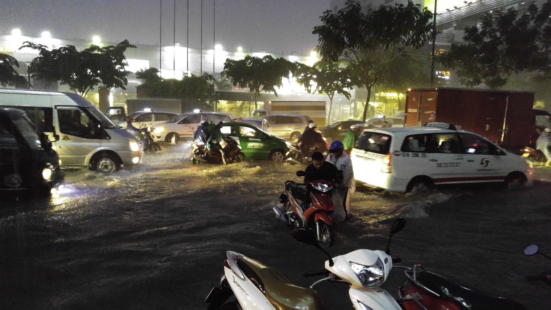 mua ngap o Sai Gon anh 1